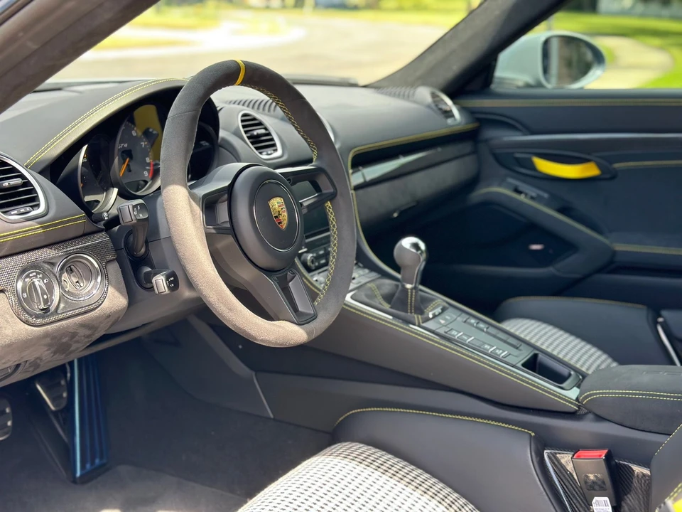 2023 Porsche 718 Cayman GT4 - Image 27 of 31