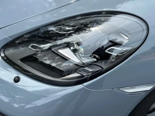 2023 Porsche 718 Cayman GT4 - Image 13 of 31