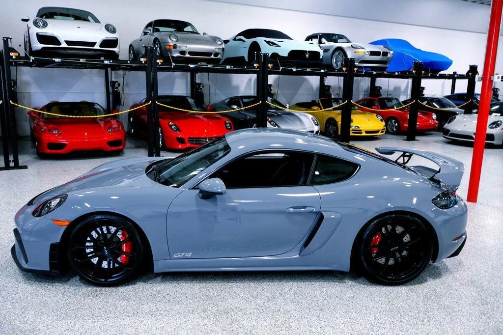 2023 Porsche - Image 2 of 12