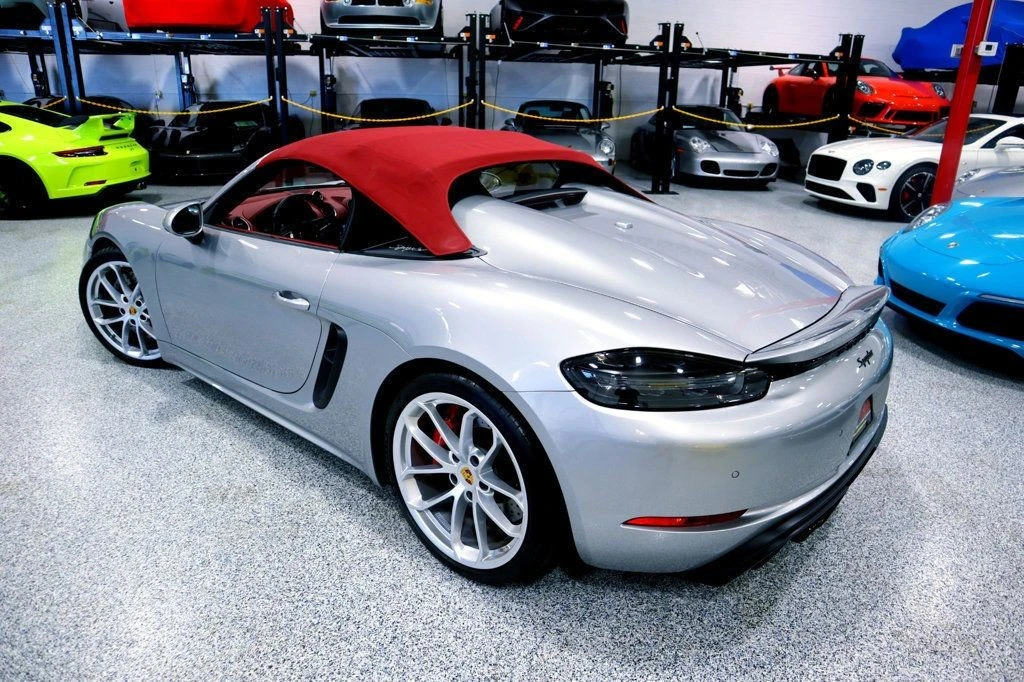 2023 Porsche - Image 8 of 12