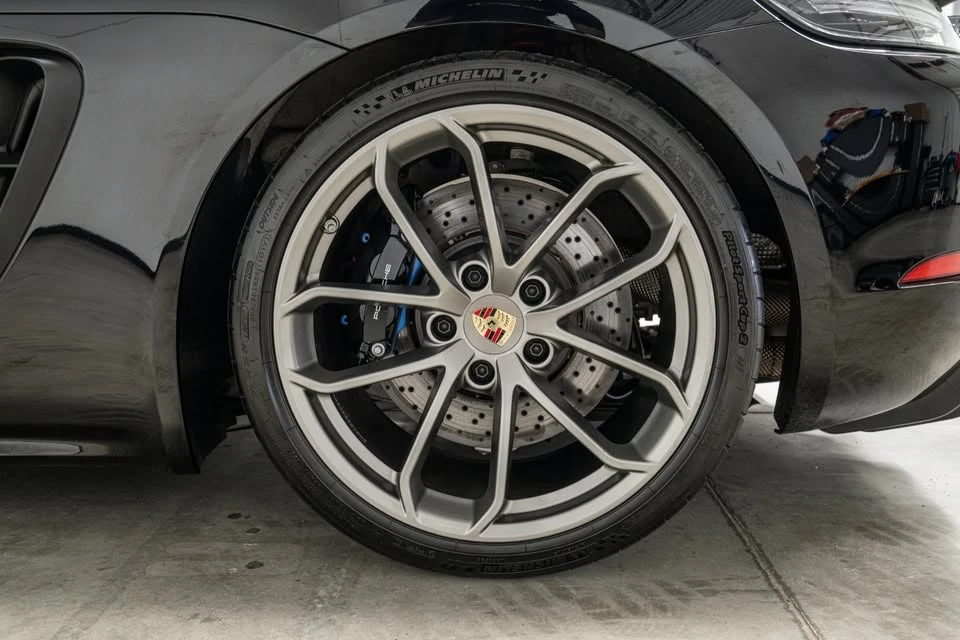 2023 Porsche 718 Boxster Spyder - Image 6 of 15