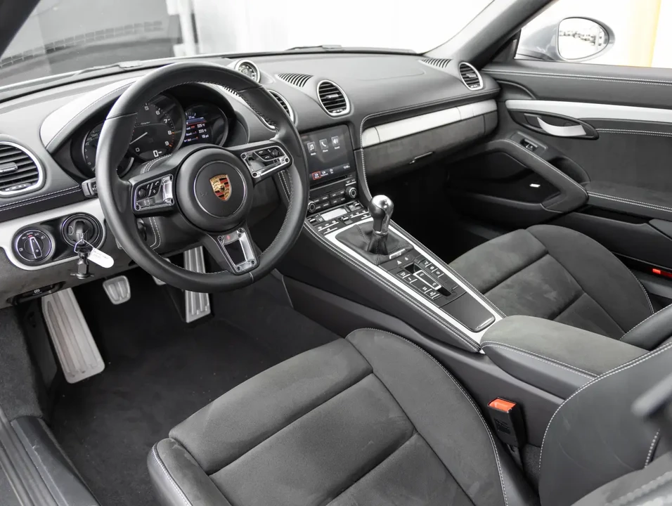 2023 Porsche 718 Boxster Spyder - Image 4 of 7