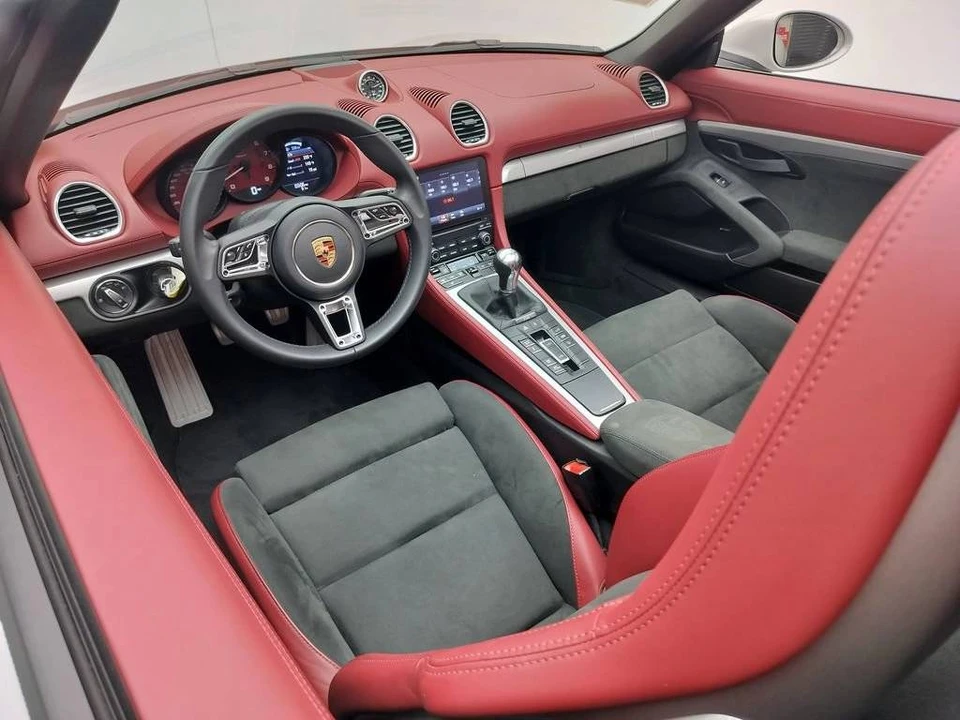 2023 Porsche 718 Boxster Spyder - Image 4 of 5
