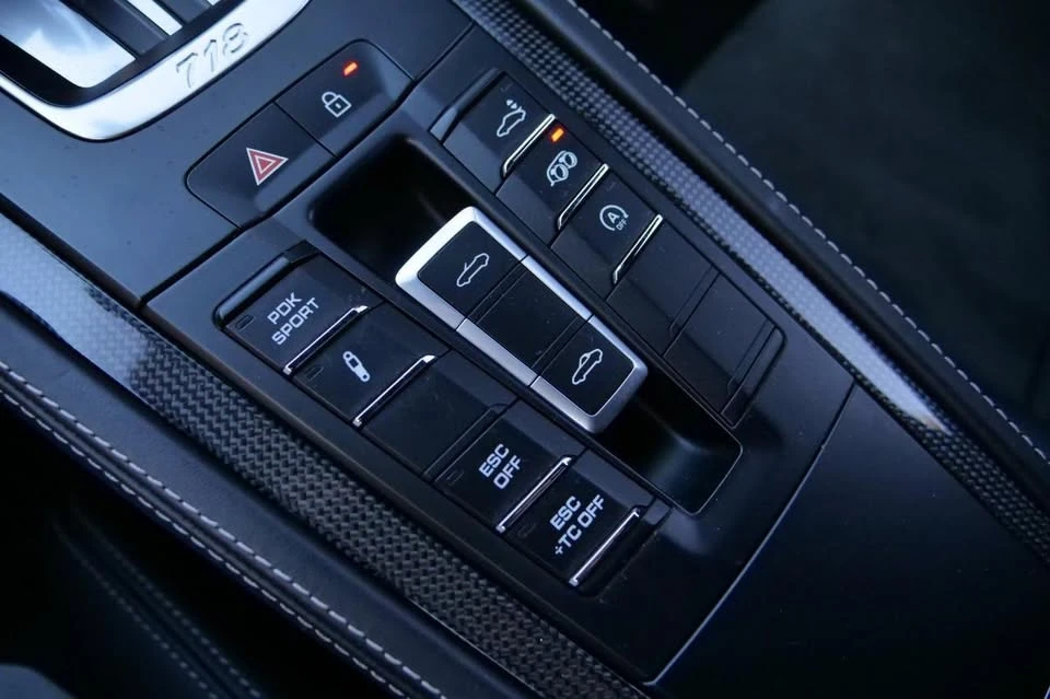 2023 Porsche 718 Boxster - Image 14 of 20