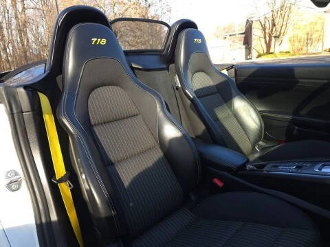 2023 Porsche 718 Boxster - Image 13 of 14