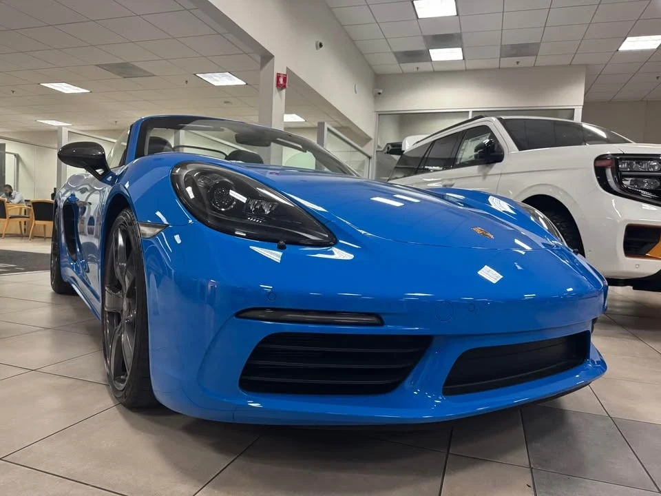 2023 Porsche 718 Boxster T - Image 2 of 13