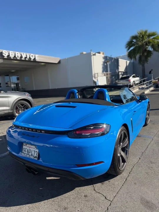 2023 Porsche 718 Boxster T - Image 2 of 9