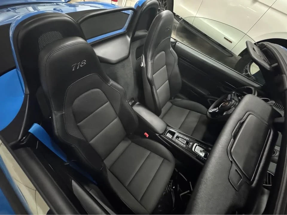 2023 Porsche 718 Boxster T - Image 10 of 13