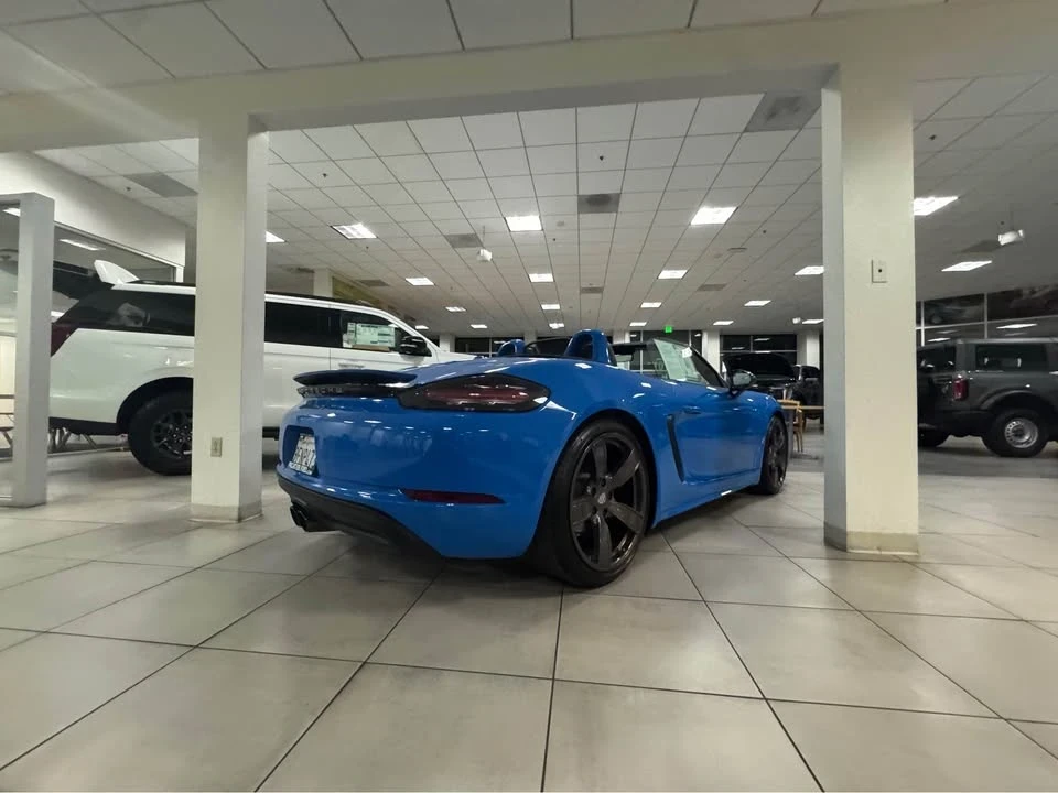 2023 Porsche 718 Boxster T - Image 7 of 13
