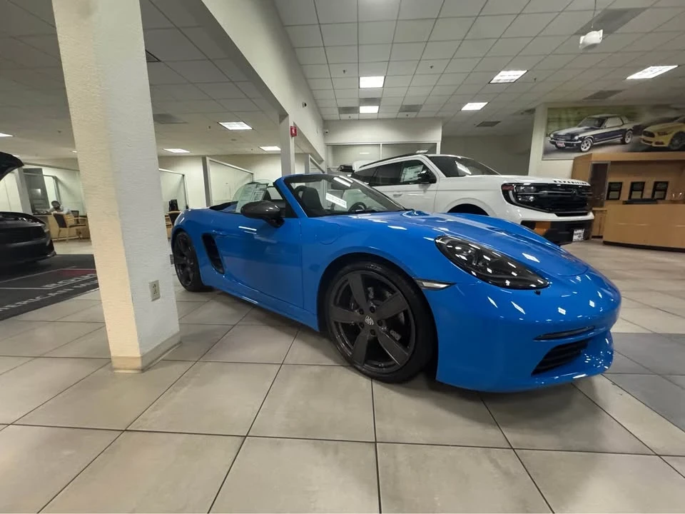 2023 Porsche 718 Boxster T - Image 8 of 13