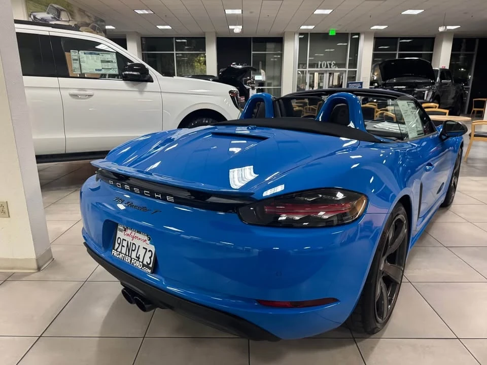 2023 Porsche 718 Boxster T - Image 6 of 13