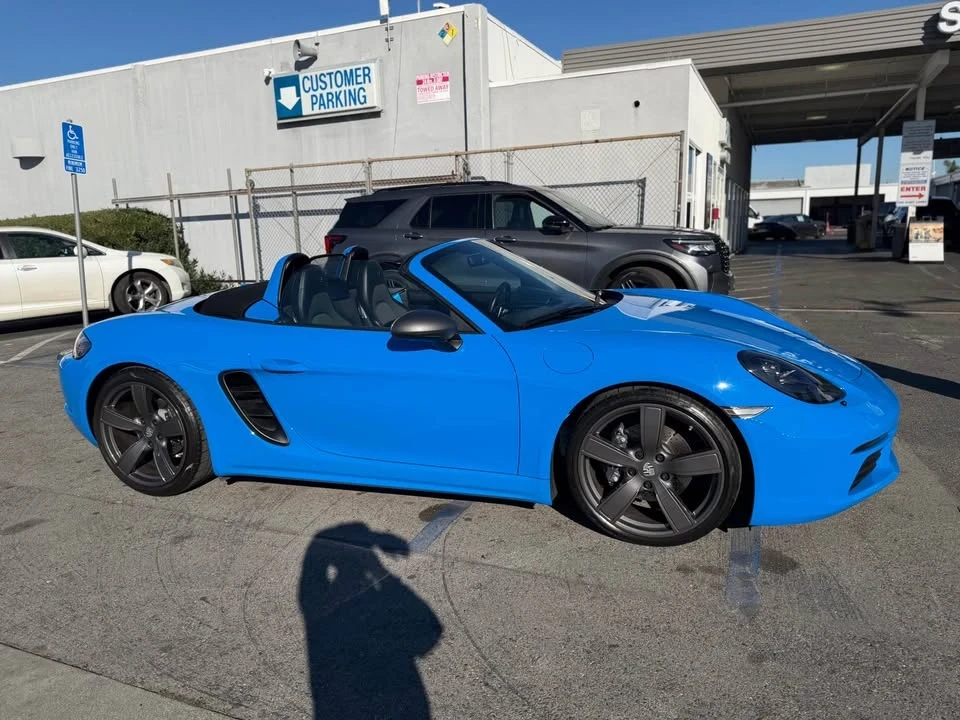 2023 Porsche 718 Boxster T - Image 4 of 9