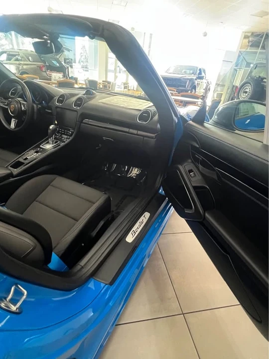 2023 Porsche 718 Boxster T - Image 2 of 4