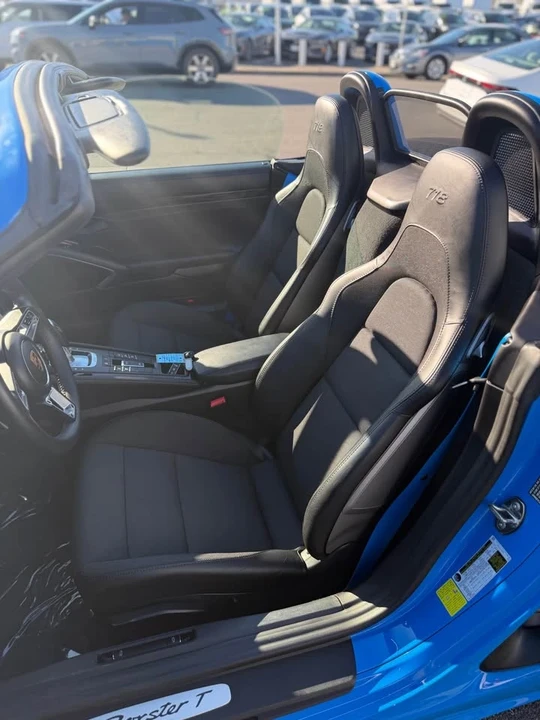 2023 Porsche 718 Boxster T - Image 8 of 9