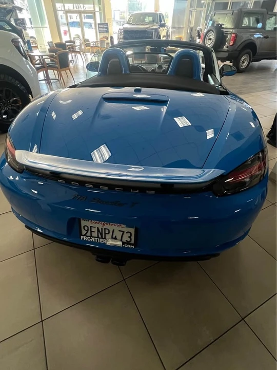 2023 Porsche 718 Boxster T - Image 4 of 4