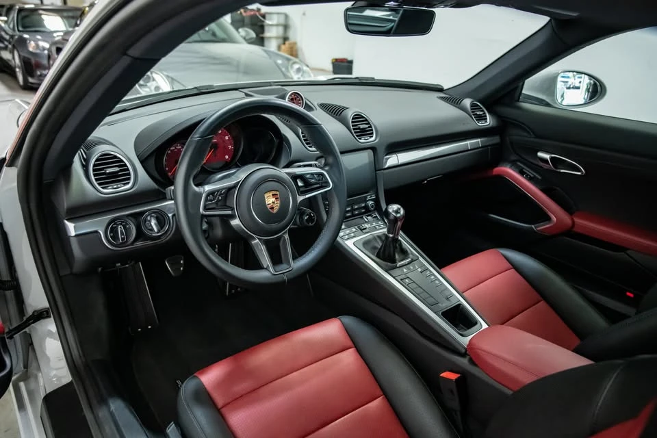 2023 Porsche 718 Cayman - Image 11 of 20