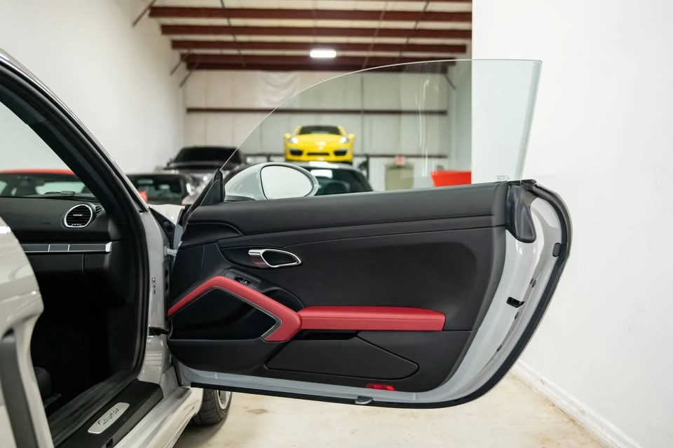 2023 Porsche 718 Cayman - Image 12 of 20