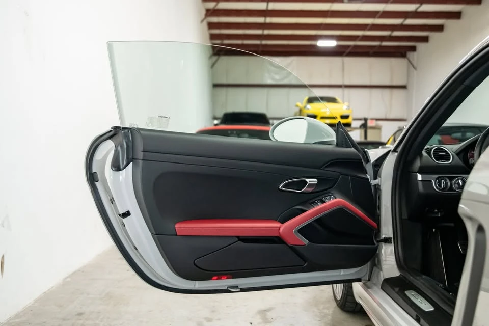 2023 Porsche 718 Cayman - Image 17 of 20