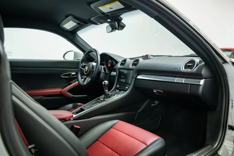 2023 Porsche 718 Cayman - Image 9 of 20