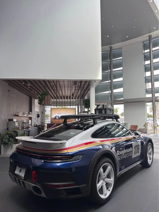2023 Porsche 992 Carrera - Image 3 of 6