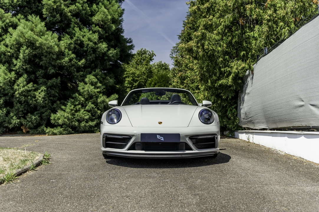 2023 Porsche 911 - Image 16 of 31