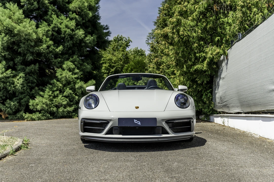 2023 Porsche 911 - Image 2 of 31