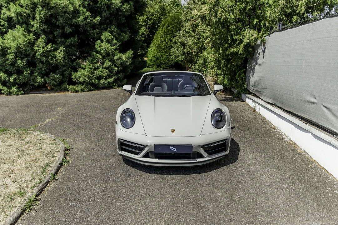 2023 Porsche 911 - Image 10 of 31
