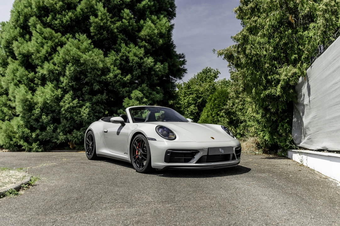 2023 Porsche 911 - Image 17 of 31