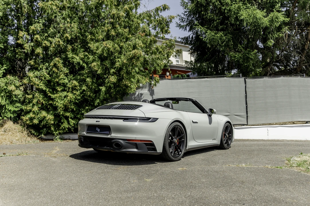 2023 Porsche 911 - Image 24 of 31