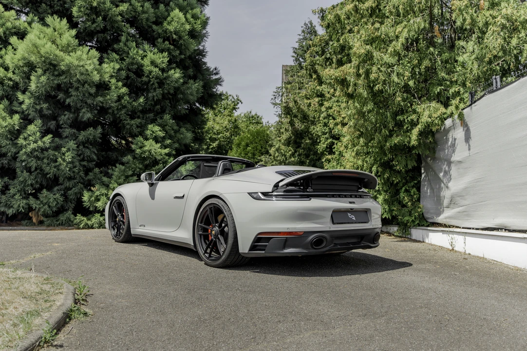 2023 Porsche 911 - Image 7 of 31
