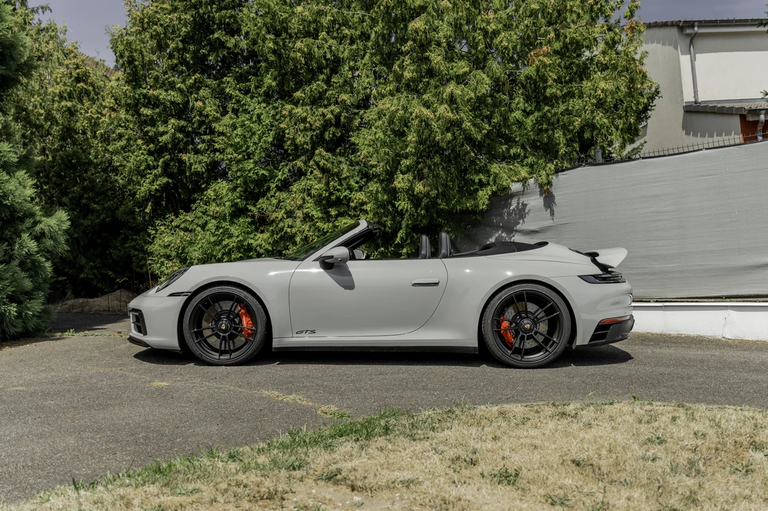 2023 Porsche 911 - Image 8 of 31