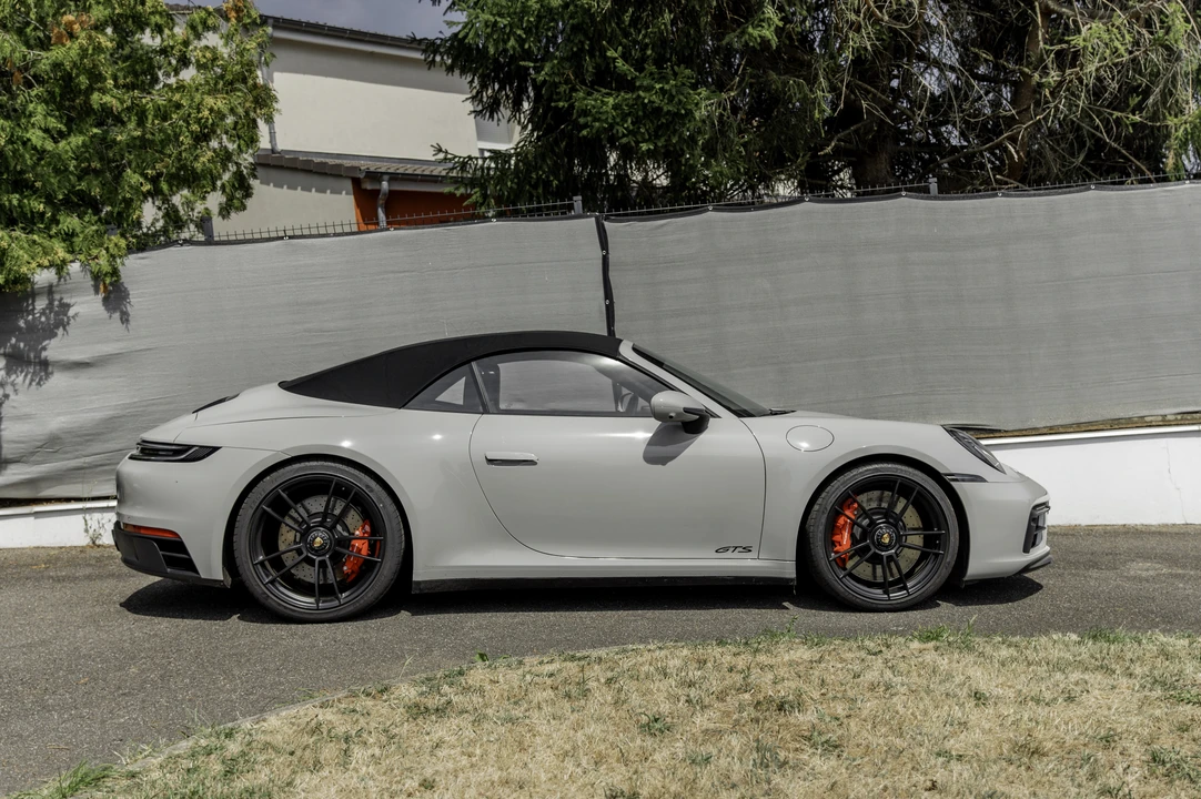 2023 Porsche 911 - Image 19 of 31