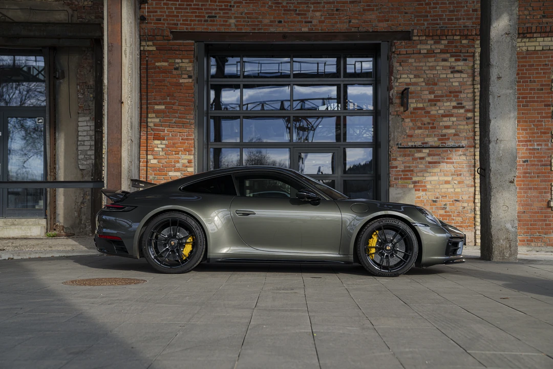 2023 Porsche 992 Carrera GTS - Image 4 of 21