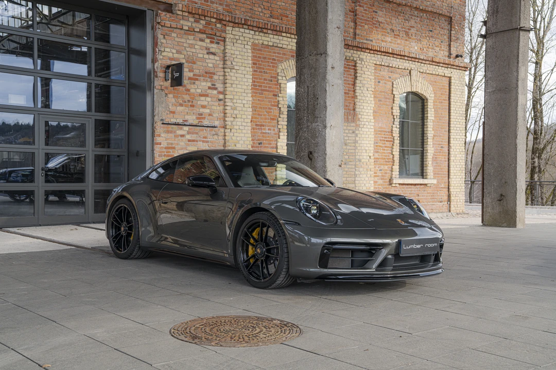 2023 Porsche 992 Carrera GTS - Image 12 of 21