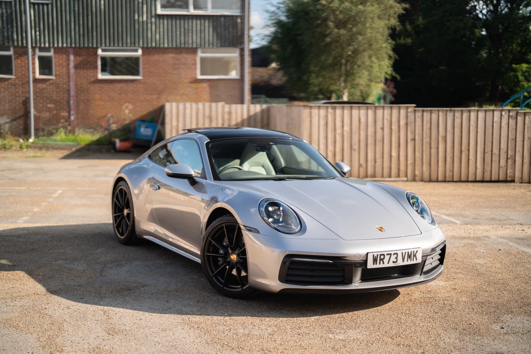 2023 Porsche 992 Carrera - Image 11 of 31