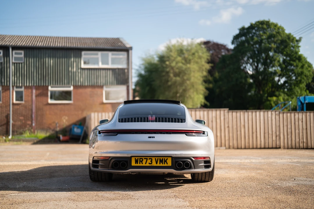 2023 Porsche 992 Carrera - Image 17 of 31