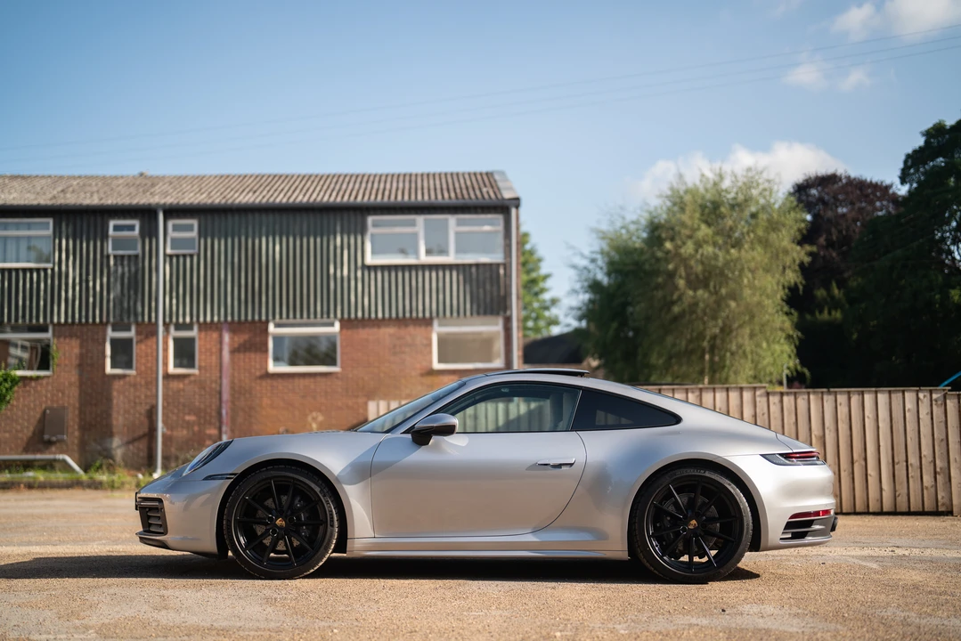 2023 Porsche 992 Carrera - Image 8 of 31