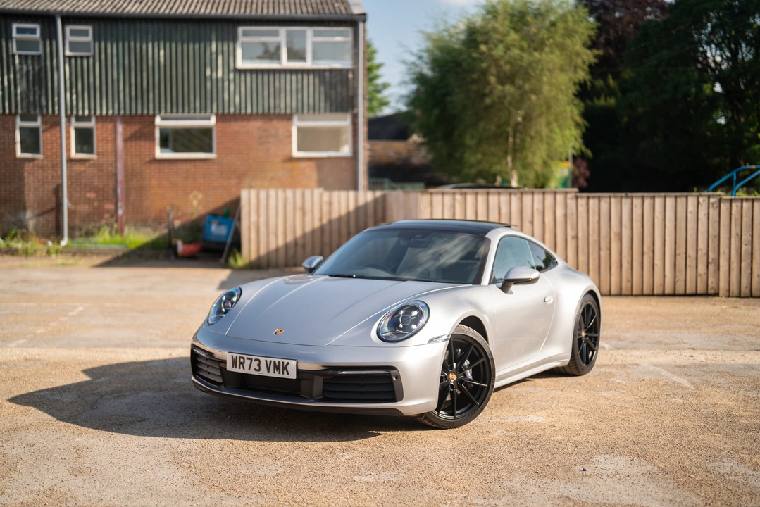 2023 Porsche 992 Carrera - Image 15 of 31