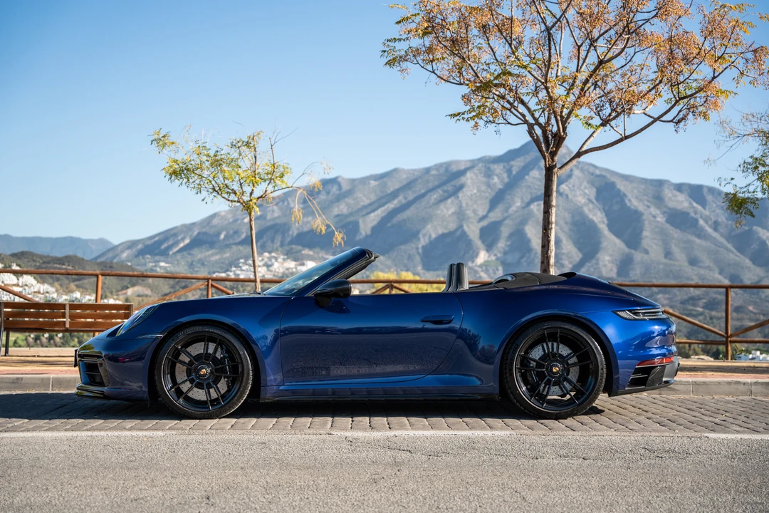 2023 Porsche 992 Carrera - Image 10 of 31