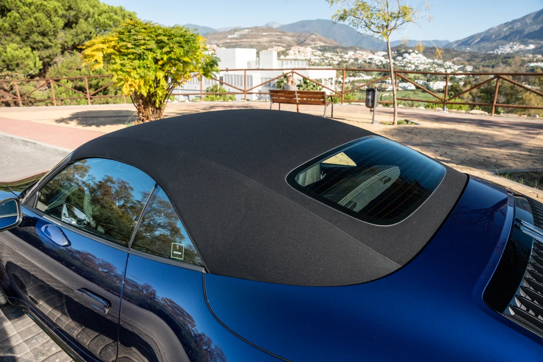 2023 Porsche 992 Carrera - Image 28 of 31