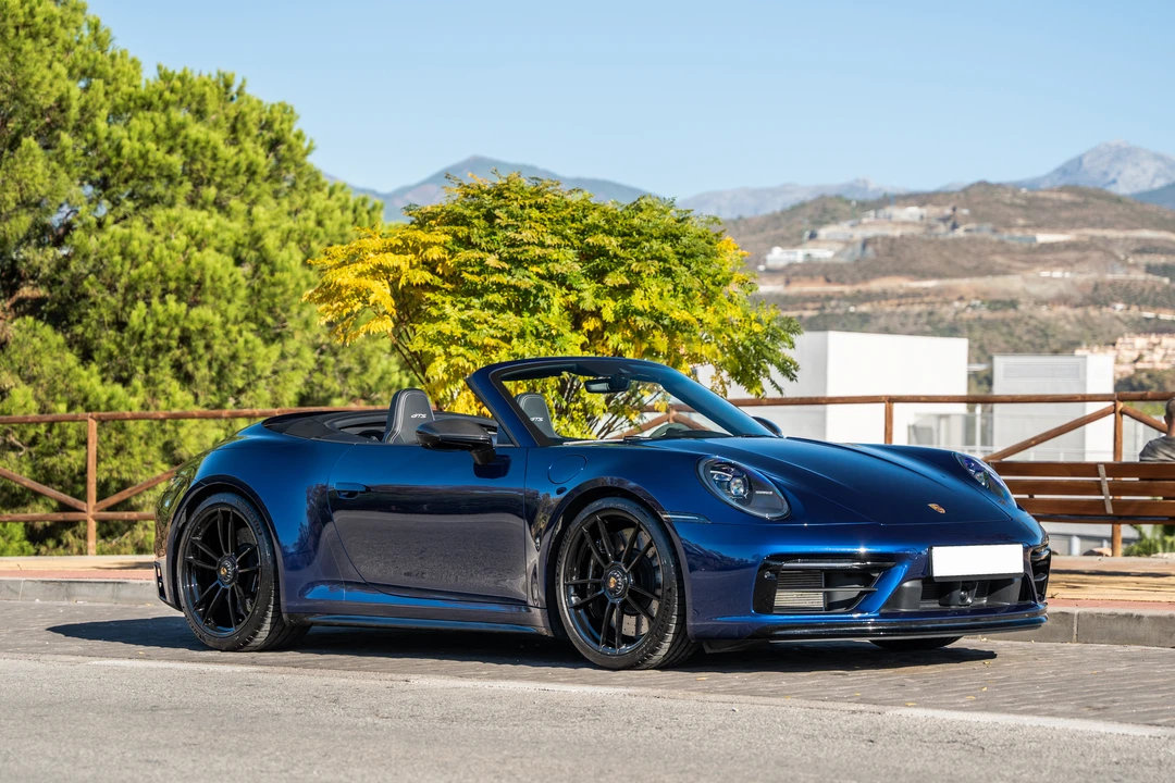 2023 Porsche 992 Carrera - Image 8 of 31