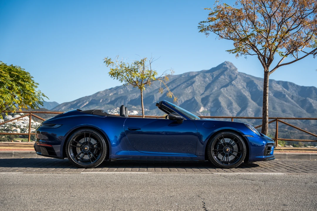 2023 Porsche 992 Carrera - Image 7 of 31