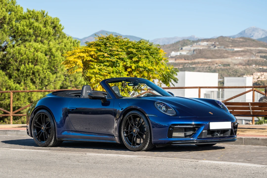 2023 Porsche 992 Carrera - Image 2 of 31