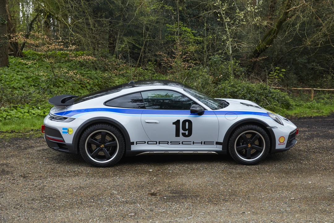 2023 Porsche 992 Dakar - Image 8 of 31
