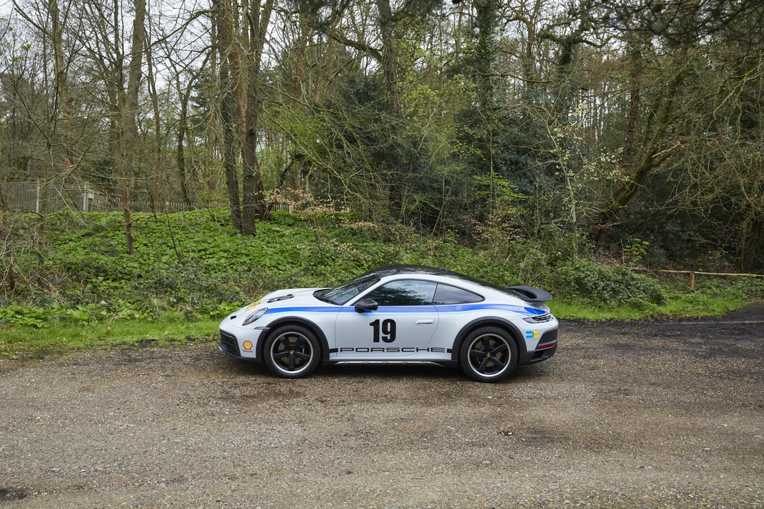 2023 Porsche 992 Dakar - Image 12 of 31