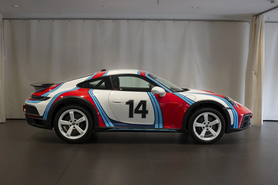 2023 Porsche 992 Dakar - Image 4 of 31