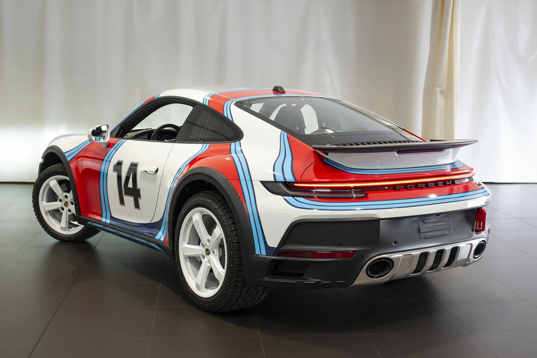 2023 Porsche 992 Dakar - Image 7 of 31
