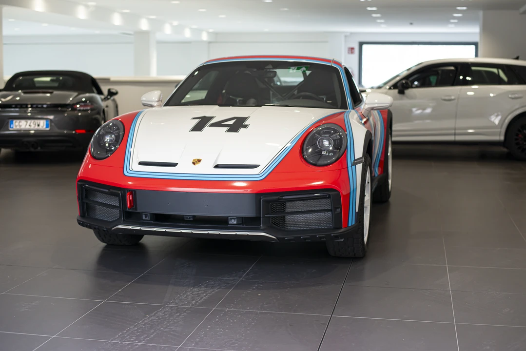 2023 Porsche 992 Dakar - Image 9 of 31
