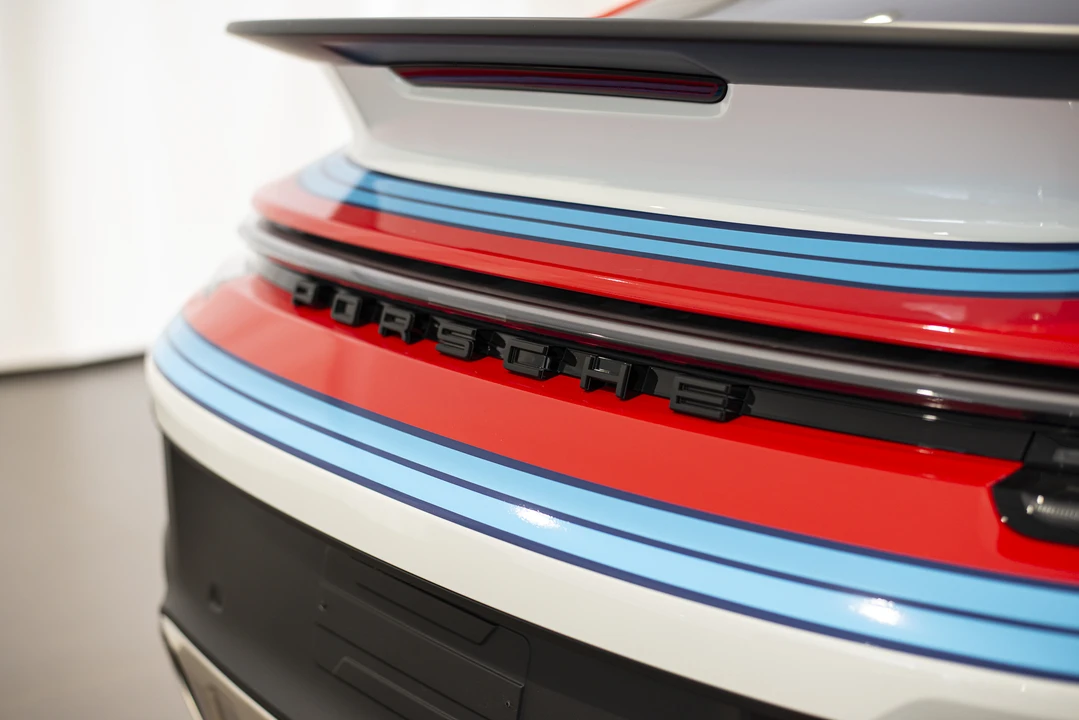 2023 Porsche 992 Dakar - Image 29 of 31