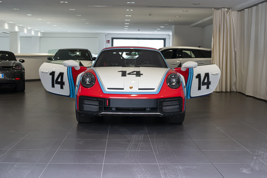 2023 Porsche 992 Dakar - Image 12 of 31